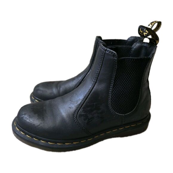 Dr. Martens 2976 Chelsea Boots Women Size 7 Black Smooth Worn Weathered Leather - Picture 1 of 16